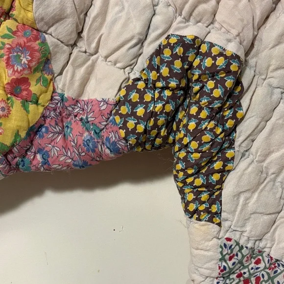 Patchwork Quilted quilt coat with Red Accents - Picture 7 of 7